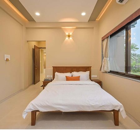 Radha Krishna 5Bhk Villa โลนาวาลา ภายนอก รูปภาพ