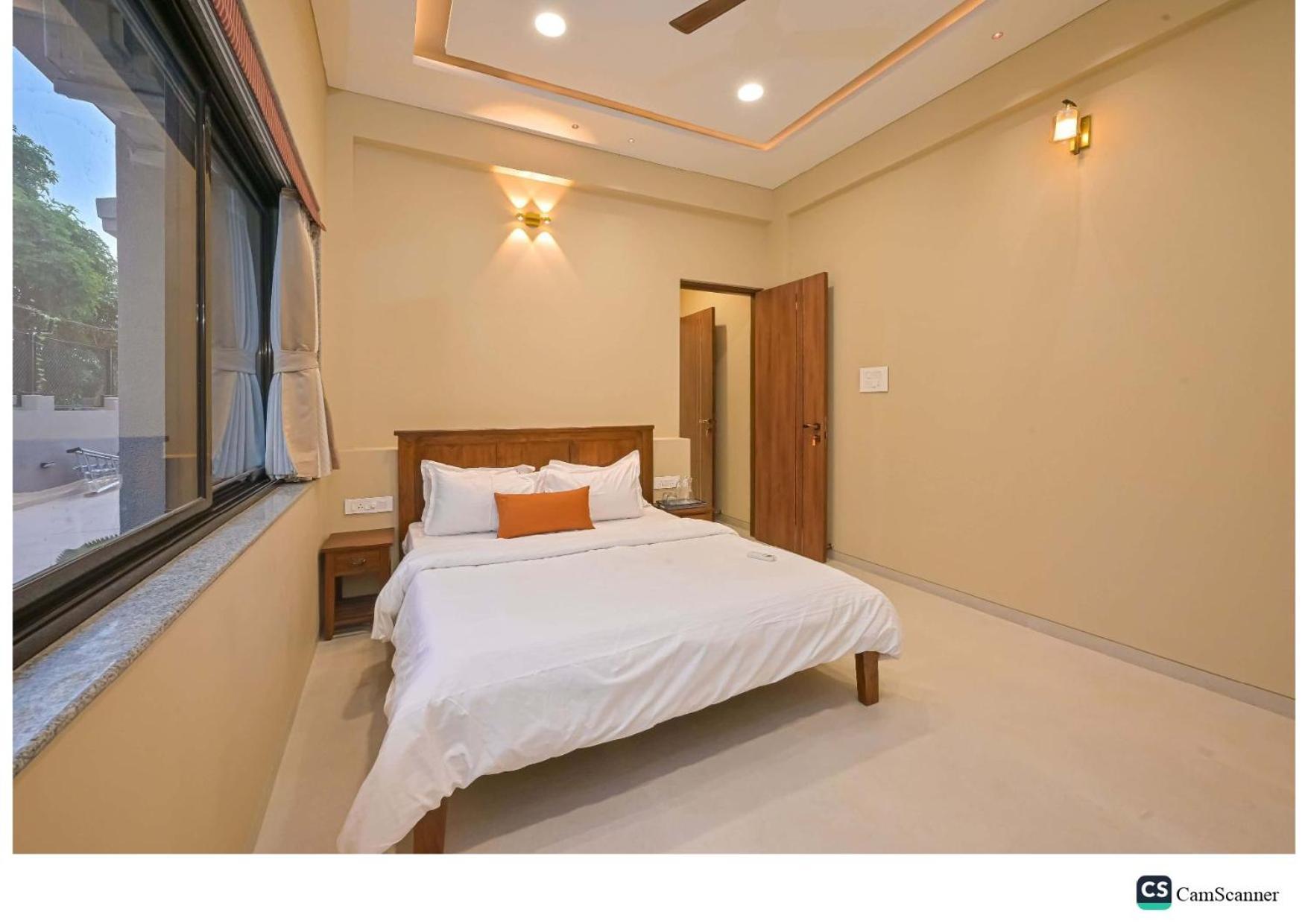 Radha Krishna 5Bhk Villa โลนาวาลา ภายนอก รูปภาพ