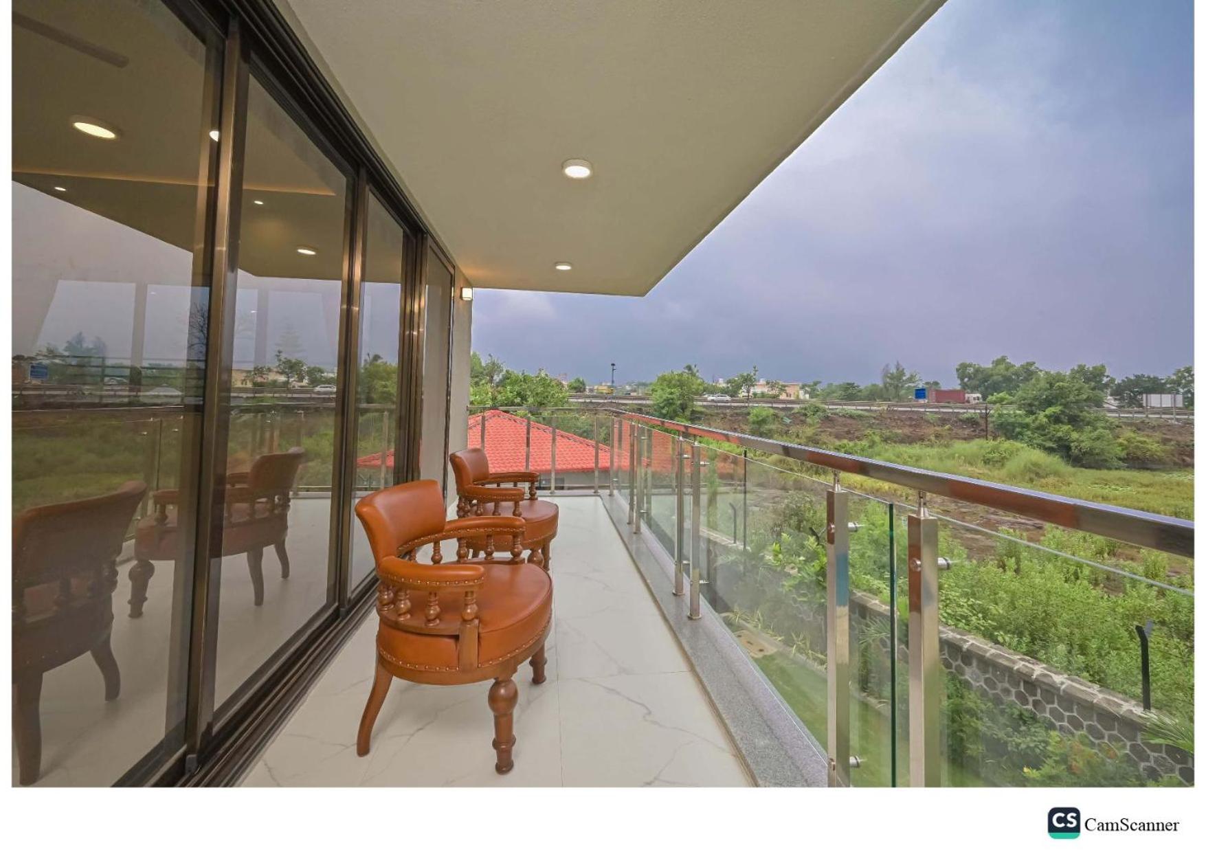 Radha Krishna 5Bhk Villa โลนาวาลา ภายนอก รูปภาพ